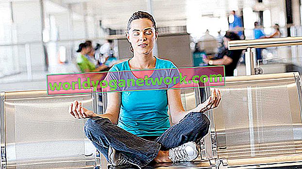 Yoga en el aeropuerto: 5 poses para una larga escala