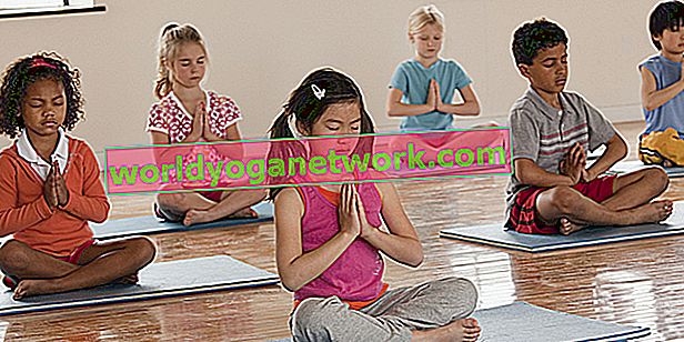 6 consejos para enseñar yoga a estudiantes de talla grande